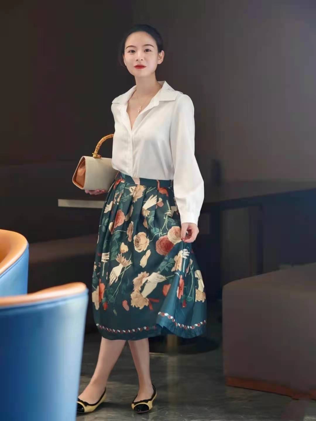 颜色|职场女人如何穿的高级又显气质？这五套搭配送你，每天穿得不重样