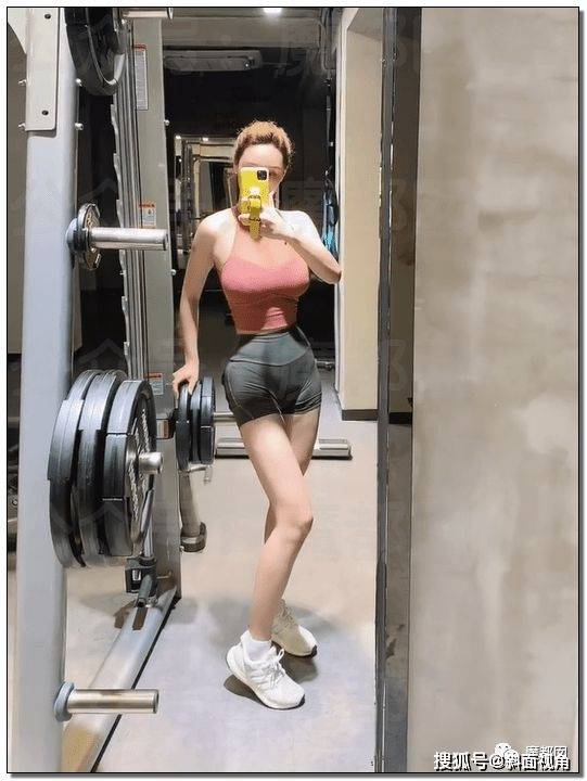 健身自拍照怎么发 6a89dd2d2e084815bb3b4e8328028581.jpeg