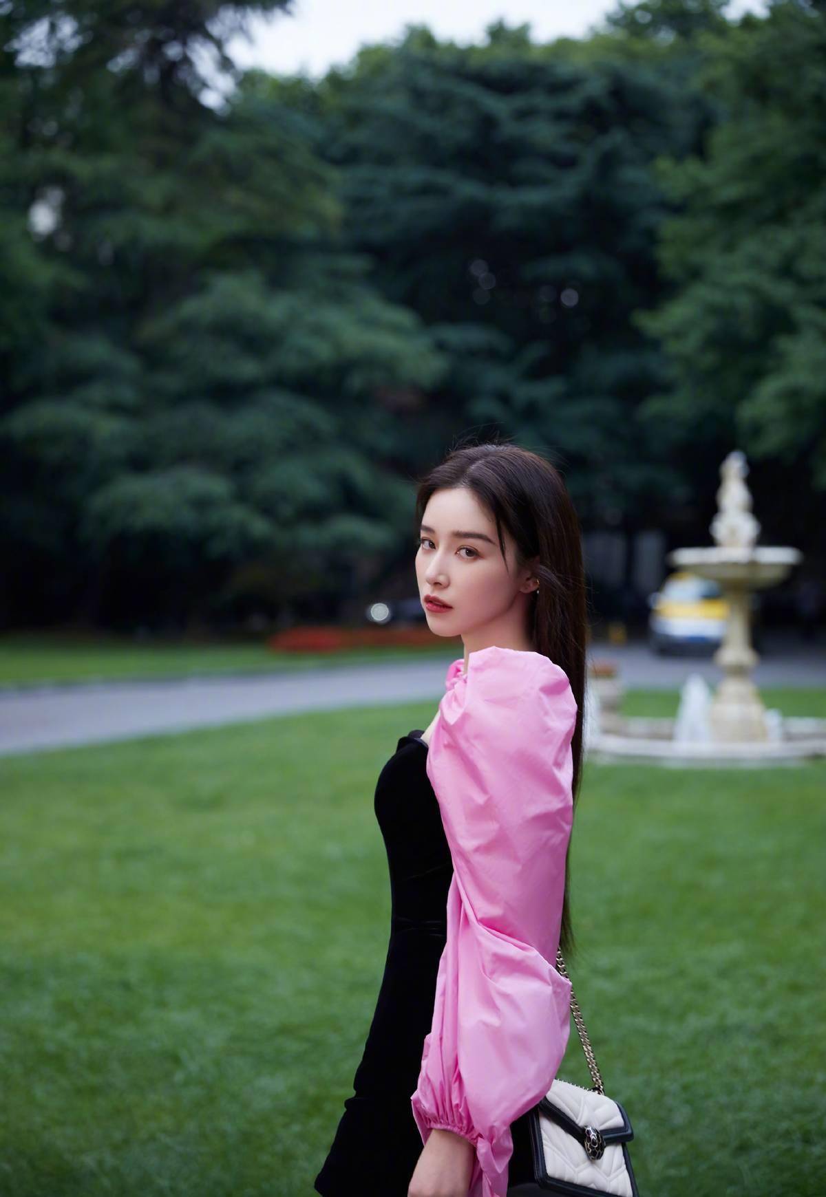 设计|跟阚清子学“七夕穿搭”，穿粉色泡泡裙少女感满满，心动翻倍