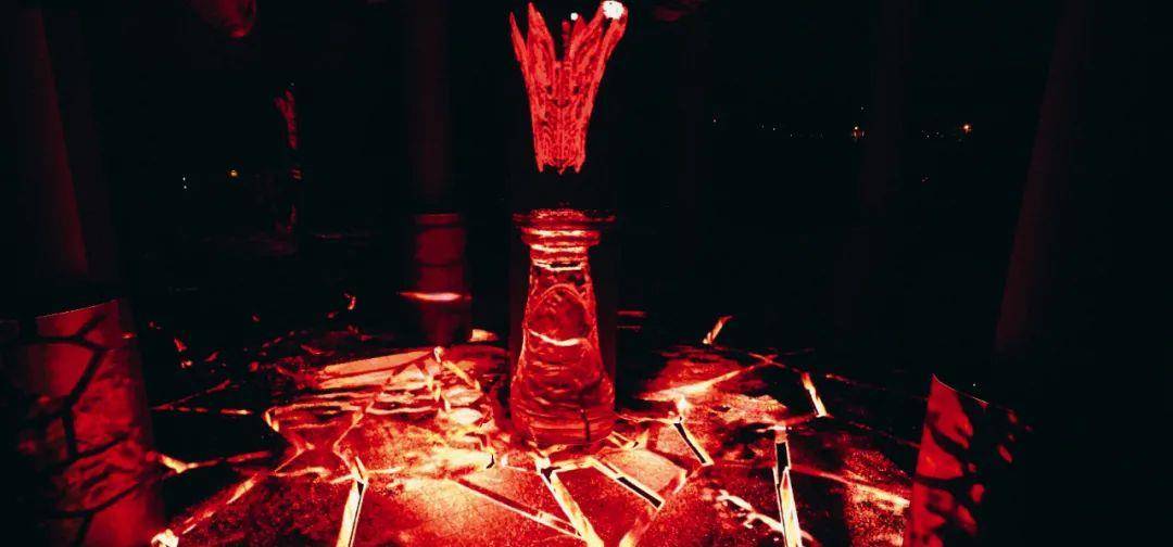 展演|惊艳！广州美术学院惊现赛博朋克沉浸式服装艺术展演-数艺网转