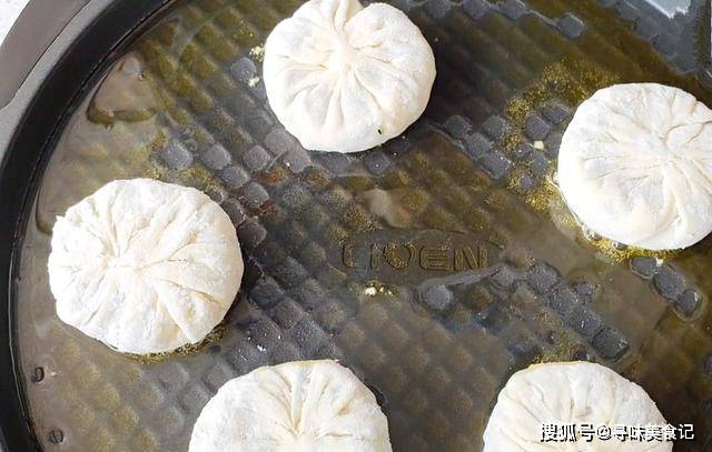 饺子皮|不揉面不擀面,15分钟就能吃的快手早餐,外酥里软,营养又解馋