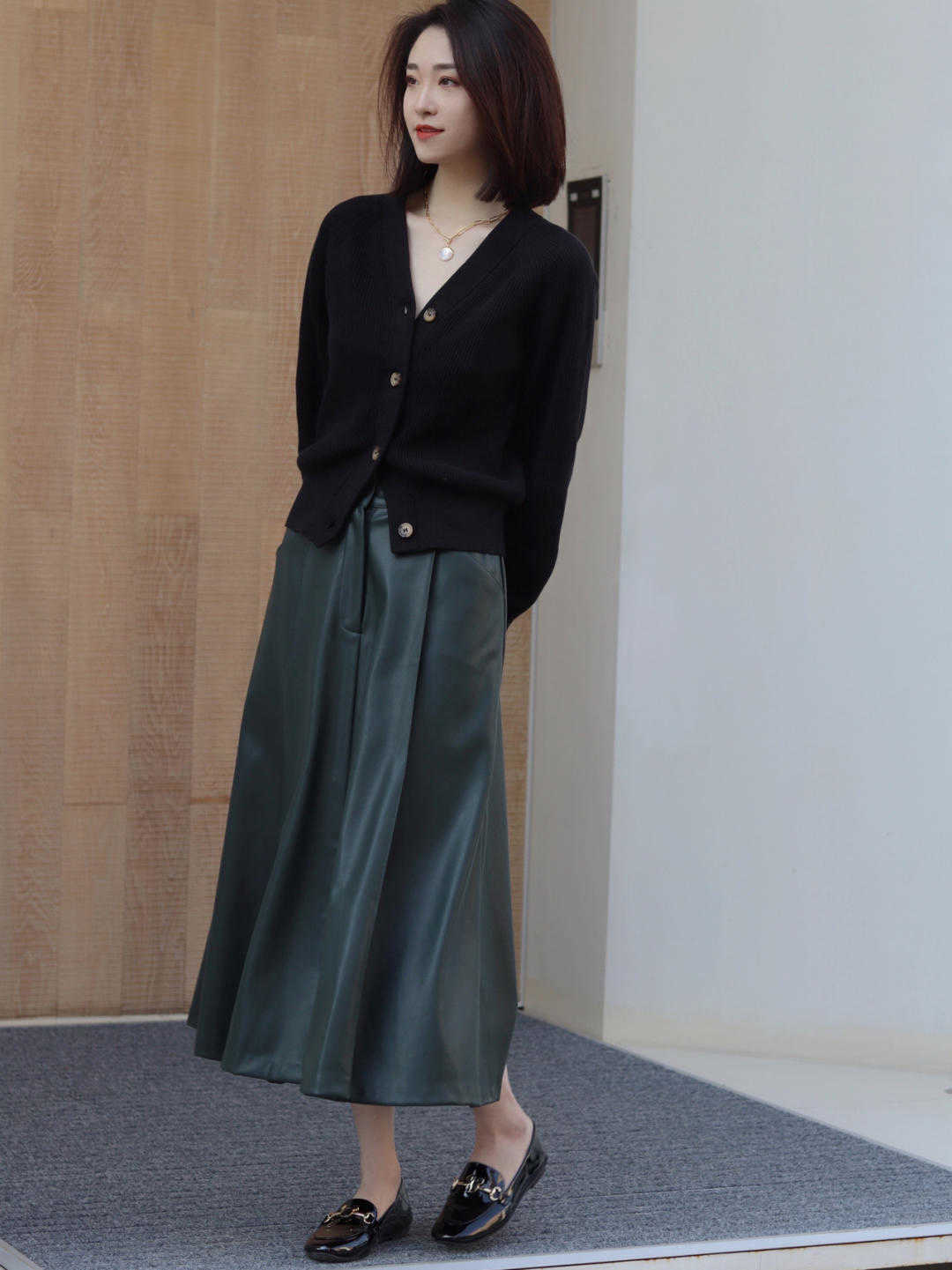 服装|秋季也是针织衫的标配，原来可以这样配，好看又方便