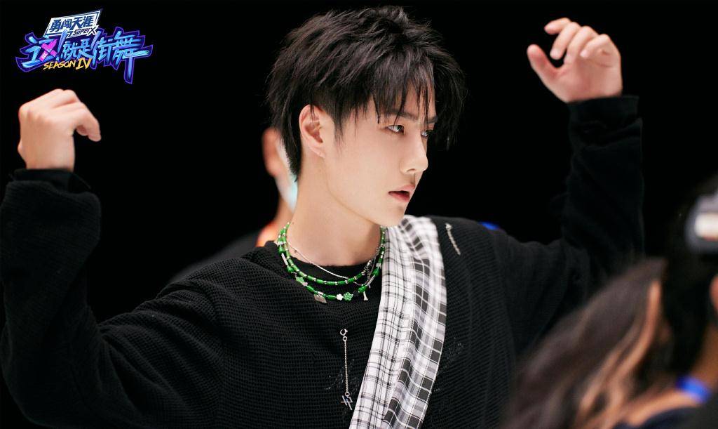 网友|常驻不同节目的王一博,为何只有《这!就是街舞》里的他最讨喜?