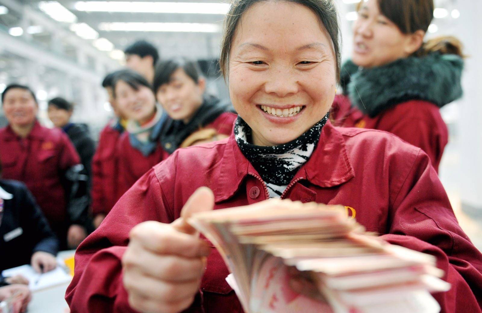 人口|愿意生三胎的放心生？好消息传来，教育住房迎整改，为三胎让路