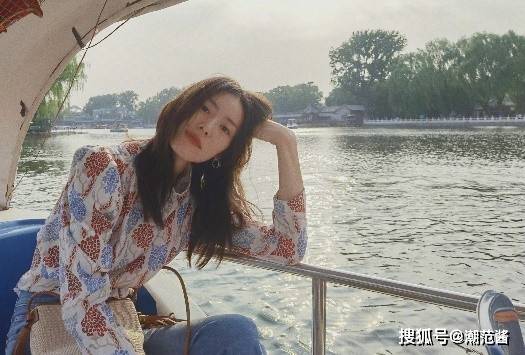 配饰|初秋衬衫多种打开方式，跟风迪丽热巴的绝绝子慵懒舒适穿搭