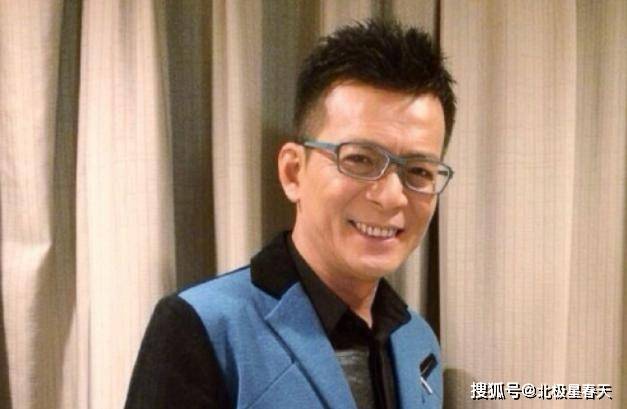 老婆出轨选择原谅的8位男星,各有各的苦衷,最大73岁,最小41岁_黄宛林