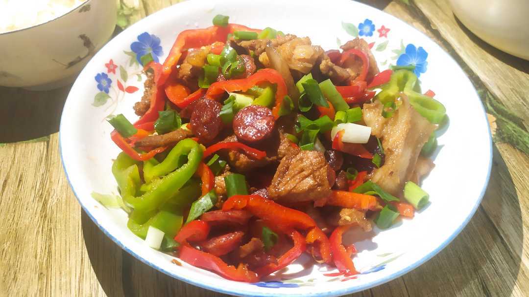 腊味十足的腊肠炒肉,香辣好吃,配饭很不错.