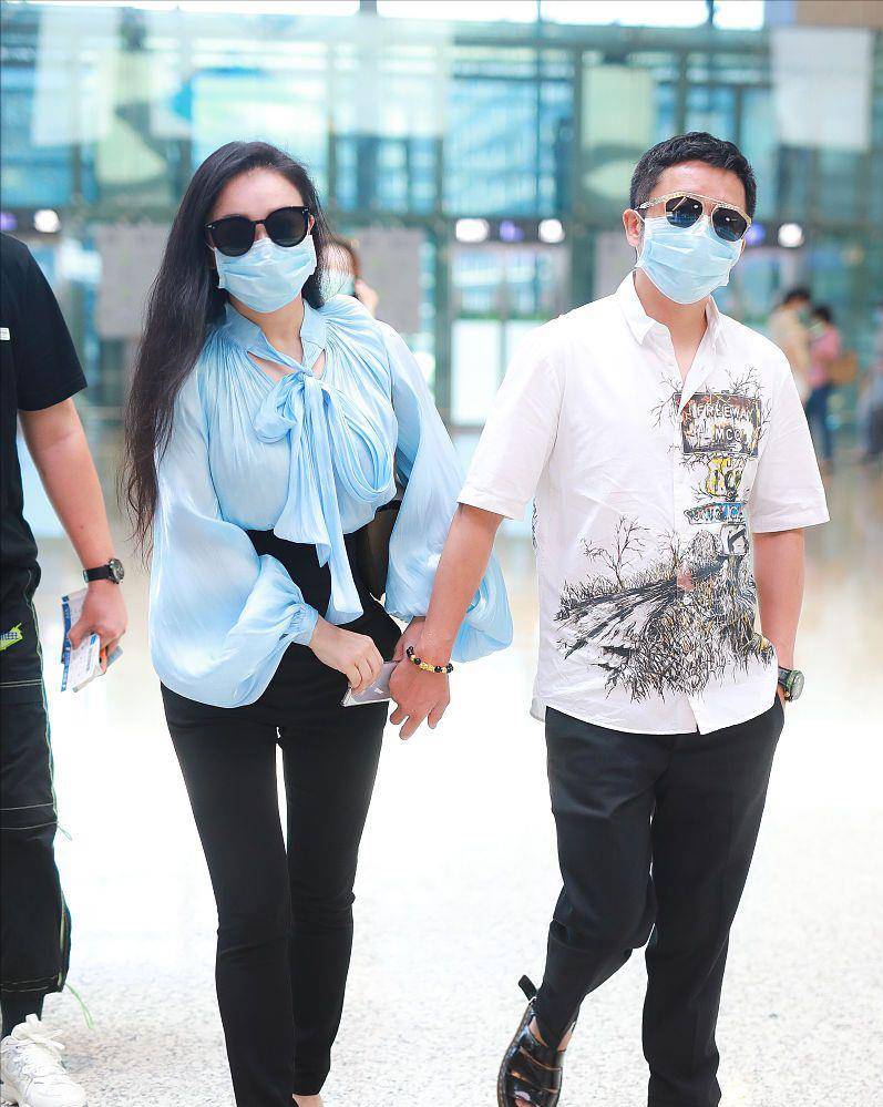 冉莹颖|冉莹颖身材像P的，“葫芦”曲线凹凸明显，肉感十足也不显壮