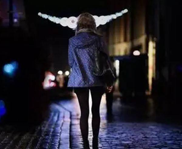 梦境交织的情感纠葛,梦见与情人相聚遭其妻发现的心理解析 梦境交织的情感纠葛,梦见与情人相聚遭其妻发现的心理解析