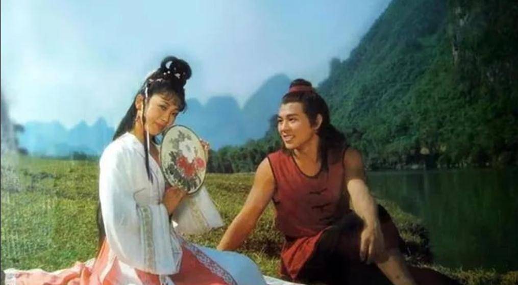 李连杰与前妻女儿近照被网传,网友:撞脸林志玲,比利智女儿美_黄秋燕