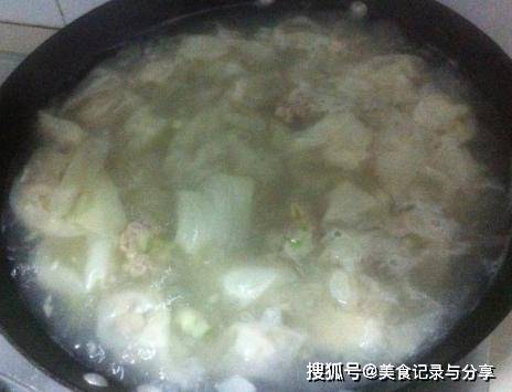 虾皮|家人的早餐，亲手做更放心，有菜有肉有汤，孩子一口一个吃不够