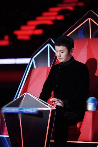 跳水|《2021中国好声音》六强争夺硝烟再起 李克勤独门“跳水打分”法助力战队选人