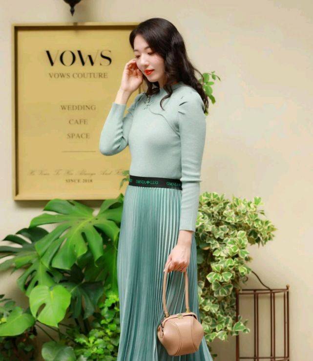 显得|女人要懂得爱自己，可以从穿衣打扮开始，做个有品味的女人