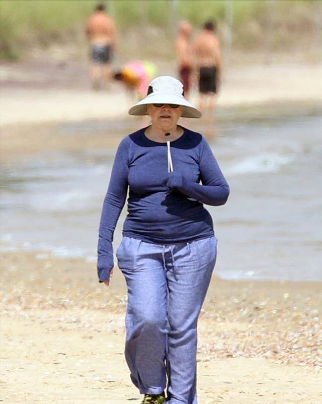 生活|克林顿夫妇生活照罕曝光！73岁希拉里爆肥他暴瘦，双双老得不敢认