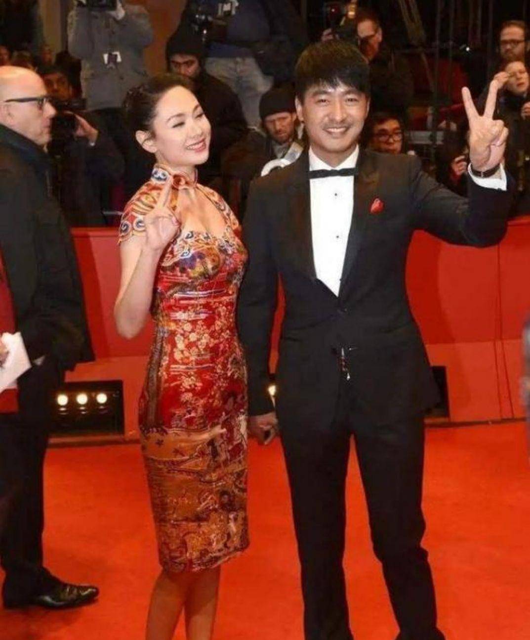 身材|郭晓东与程莉莎同框，程莉莎穿旗袍惊艳全场，看不出是44岁的人