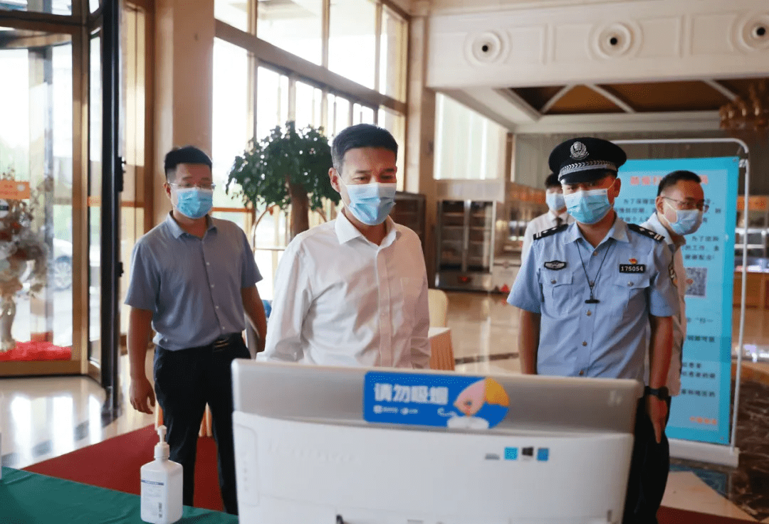 张德武检查驿城区第五次党代会会务准备工作