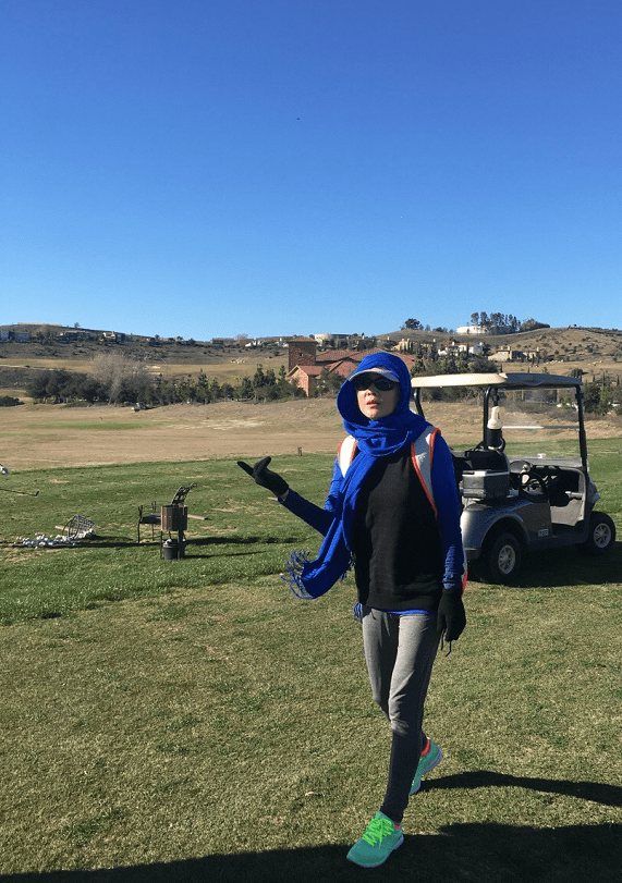 迷你裙|大李琳真没把年龄放心上，穿紧身衣配迷你裙，虽然有点刻意但耐看