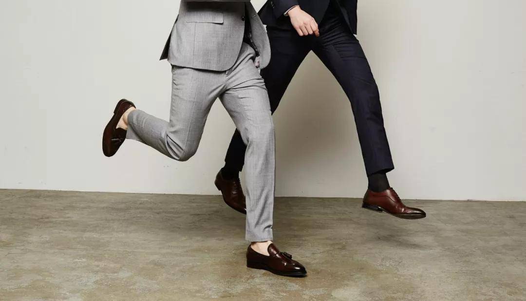 职场|职场西服,为什么标配都是两条西裤?