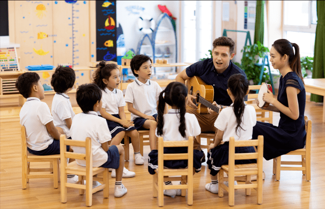 原则|给孩子选幼儿园，公立啥都不教私立贵，到底哪个更好？