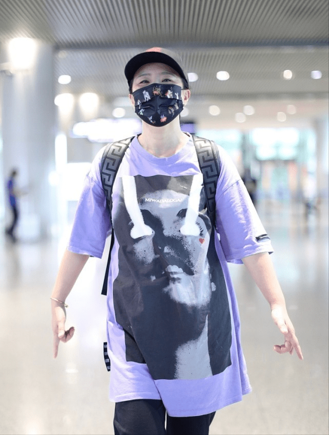 私下里|唱“忐忑”火了的龚琳娜，私下里十分淳朴，穿搭打扮似素人