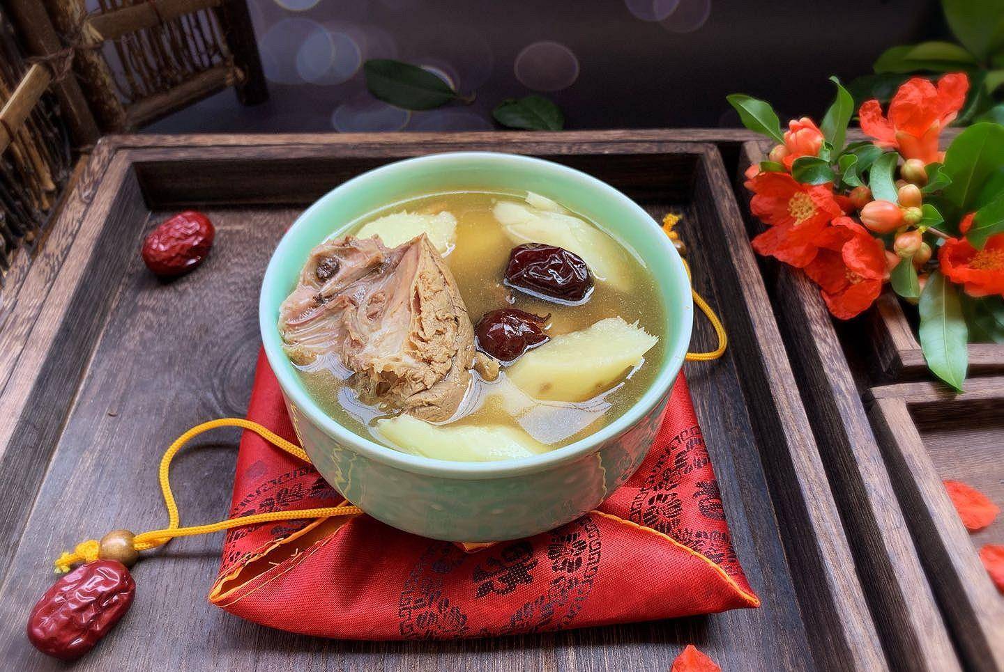 鸽子|#母亲节，给妈妈做道菜#电饭煲版鸽子山药汤