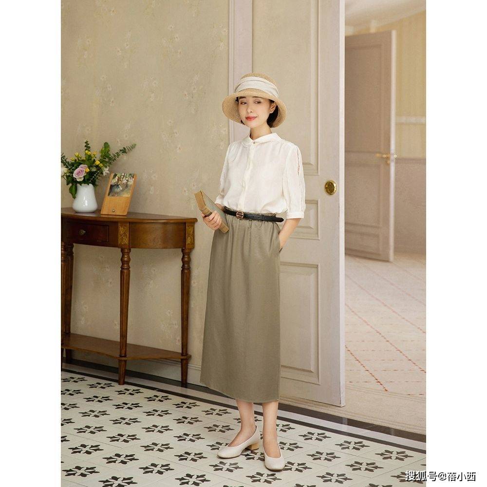 首选|见过世面的女人,入秋第1套穿搭首选“高跟鞋+半身裙”,高级优雅