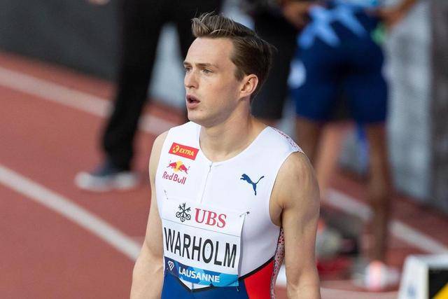 而400米栏则跑出了46秒87的好成绩,刷新了自己的pb,距离凯文杨保持的