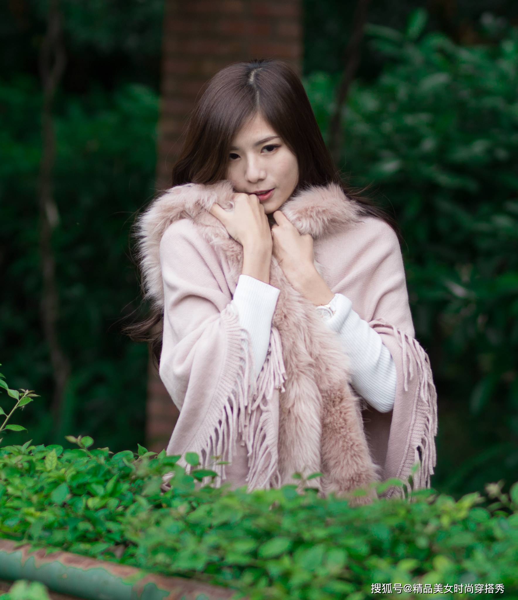 都能|简约修身的版型，自带随性气质的毛衣，轻松穿出自己的休闲感