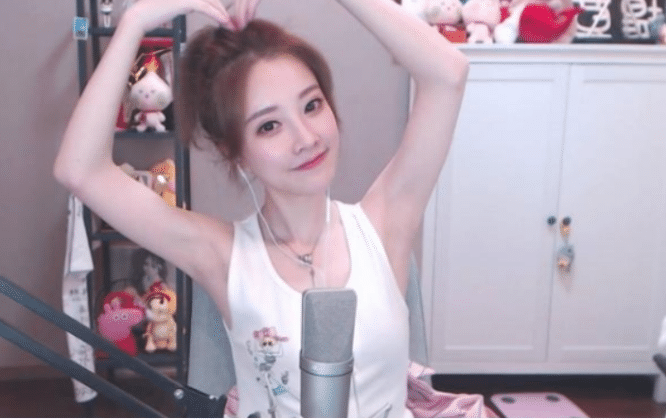 马松|冯提莫节目上被人摸大腿19次,不反抗还陪笑?吴京说的话验证了