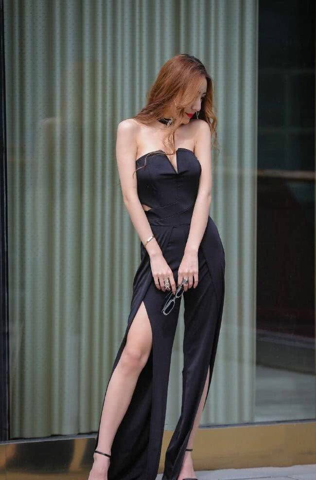 设计|这样的一条黑色长裙,性感又妩媚动人