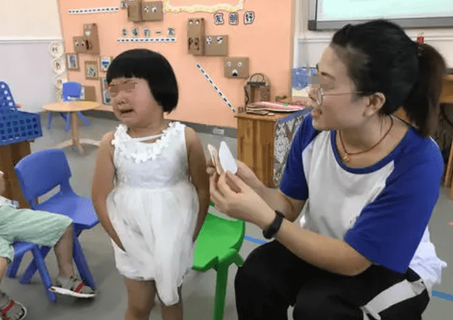 心理准备|孩子初次入园，家长“悄悄溜走”不能解决问题，牢记9个字不踩坑