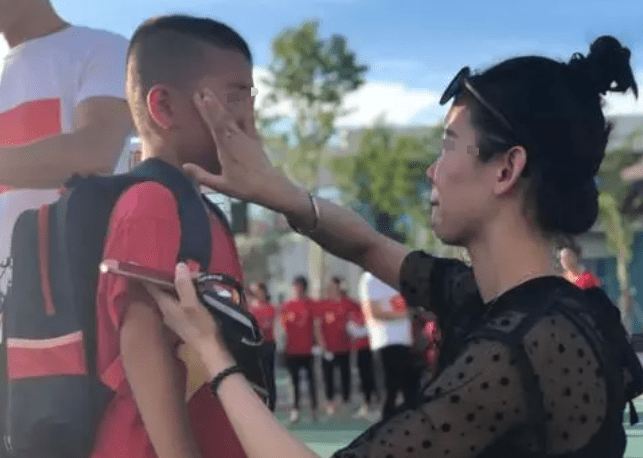 心理准备|孩子初次入园，家长“悄悄溜走”不能解决问题，牢记9个字不踩坑