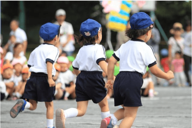 夫妻俩|2岁、3岁、4岁，孩子几岁入园好？不能光看年龄，还得看“信号”