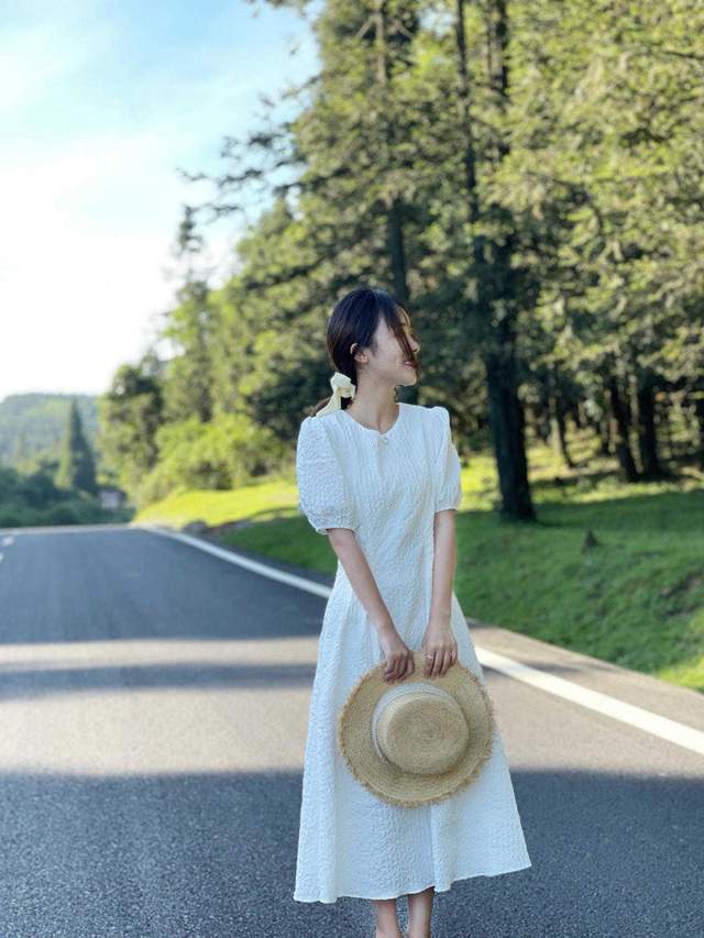 感觉|今年风头不减的泡泡袖如何穿?学会这几个搭配技巧,怎么穿都好看