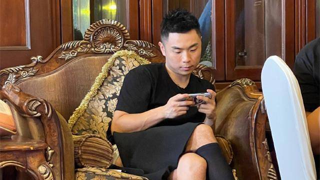 信用卡|德云社张九南晒账单,称录团综搭进去不少钱,却被网友戏称投资人