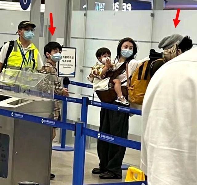 元素|张柏芝小儿子正面罕见曝光！眉宇间清秀比俩哥哥都帅气，皮肤白皙！