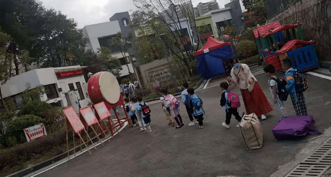 神兽|现场直击！贵阳多所学校的神兽“归笼”