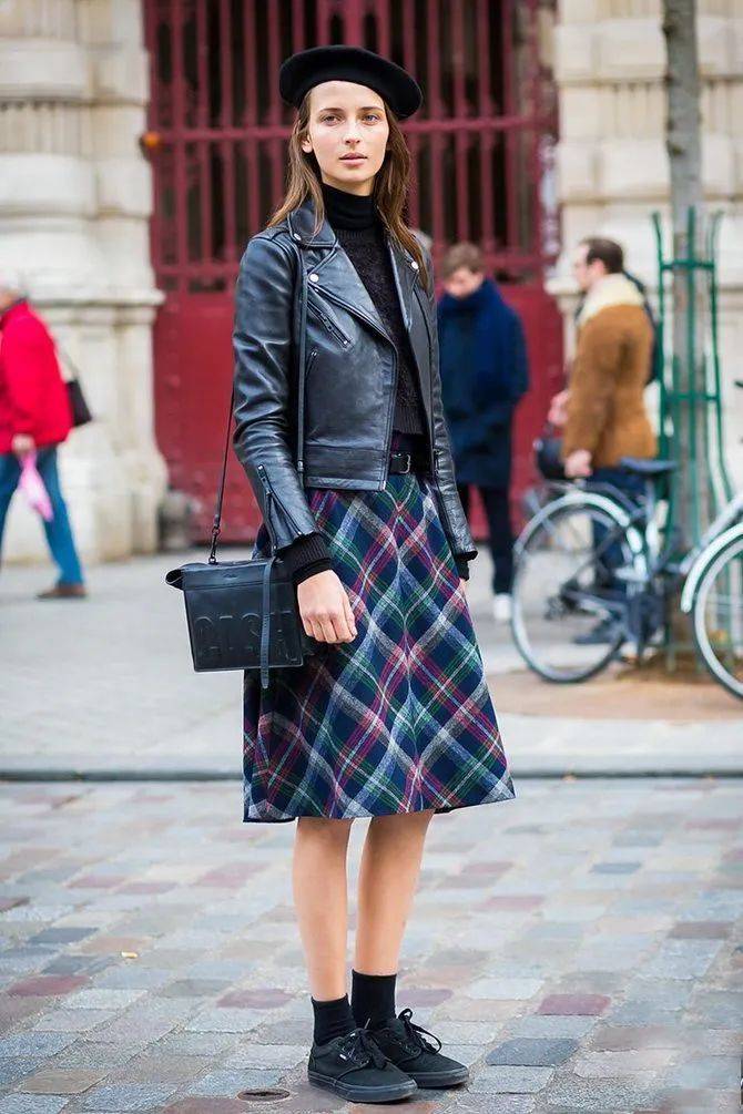 短袜|别再露脚踝了!今年秋天“露袜”才是真时髦!