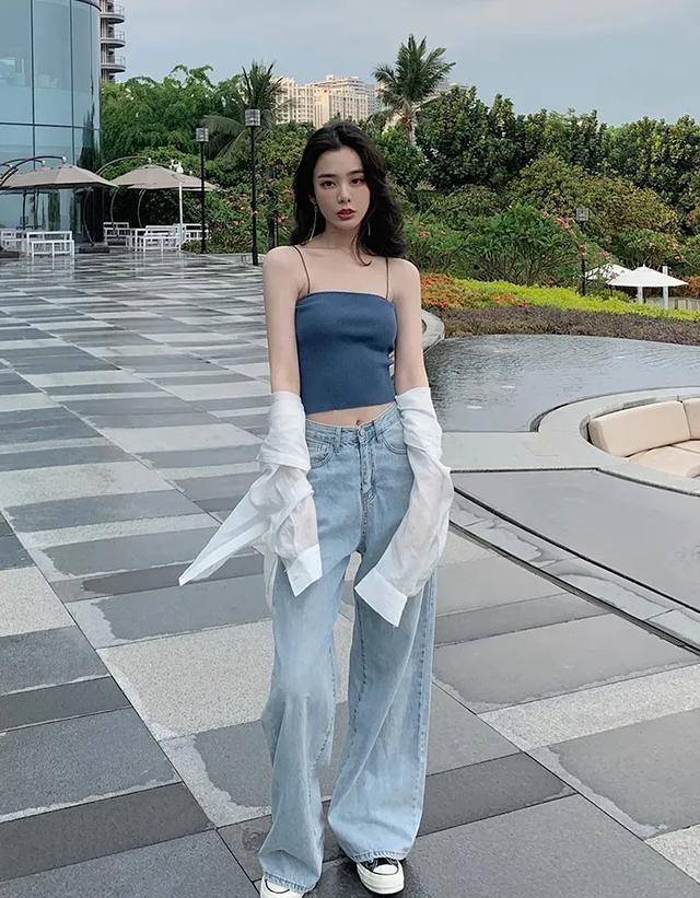 设计|还在穿阔腿裤？初秋穿这3款裤子更好看，显瘦又显高