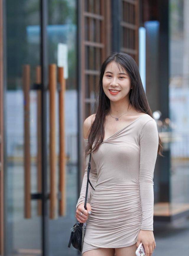 黑色|都说瑜伽裤穿在身上显瘦又洋气，今天试穿了一条，果然非常好看