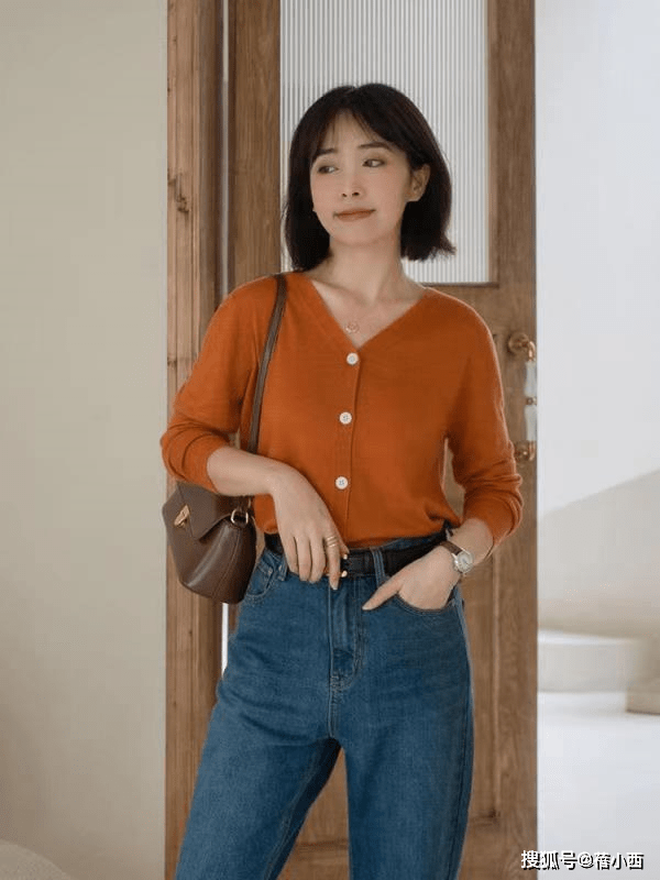 身材|chic!高级!真正会穿又有品味的女人,早秋衣橱里必备“针织衫”