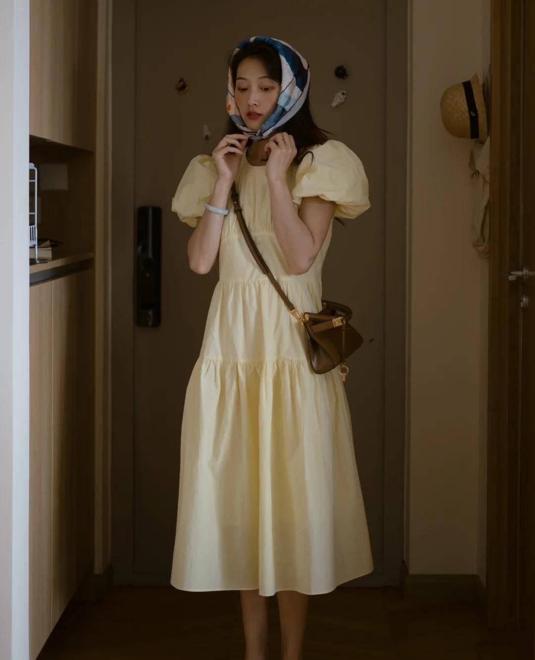 时尚穿搭女装博主微胖 877608572e174ee0a209e684274feb41.jpeg