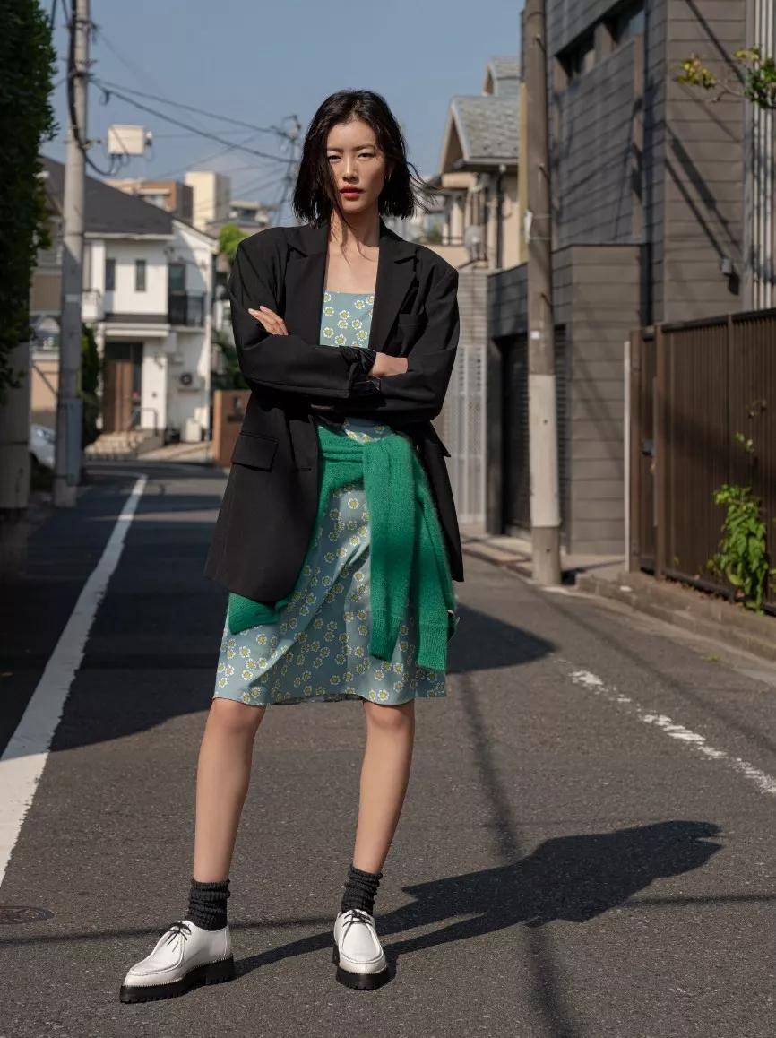 卫衣|今秋最流行的5件内搭+外套，时髦到犯规！