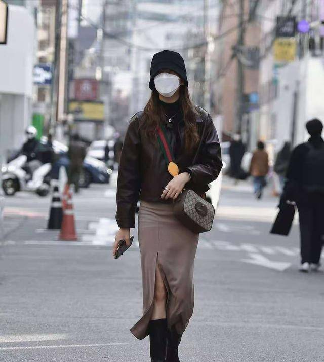 黑色|别再说穿“黑色”太沉闷了，那是你不会穿，这样搭显高显瘦又好看