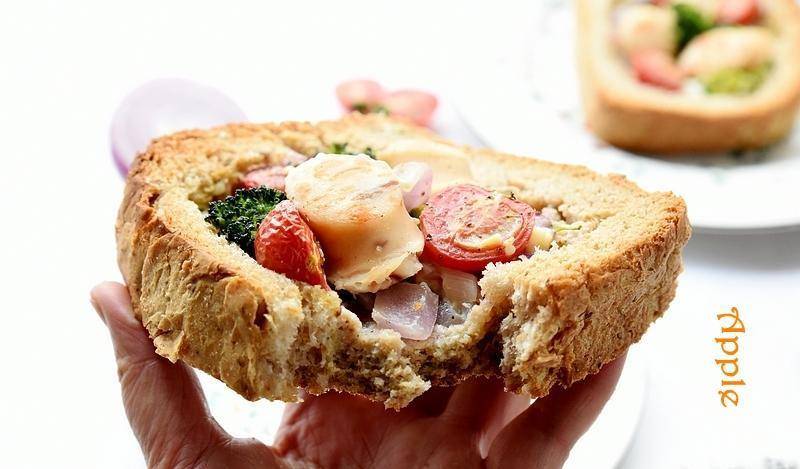 蔬菜|早餐不知给孩子吃什么,试试将吐司加蔬菜和蛋,烤一烤,太香了