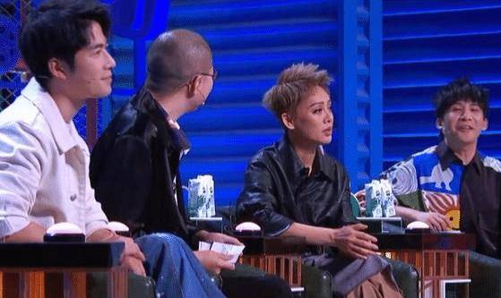 节目组|宁静在《脱口秀大会》耿直发言，选手不知所措，气氛瞬间尴尬