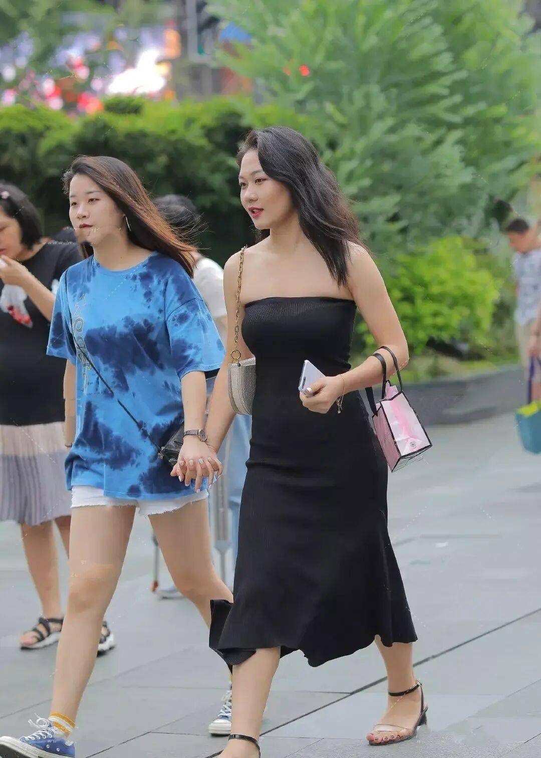 身材|“腿粗”女孩要放平心态，有了这“三套”搭配，时髦显瘦又高级！