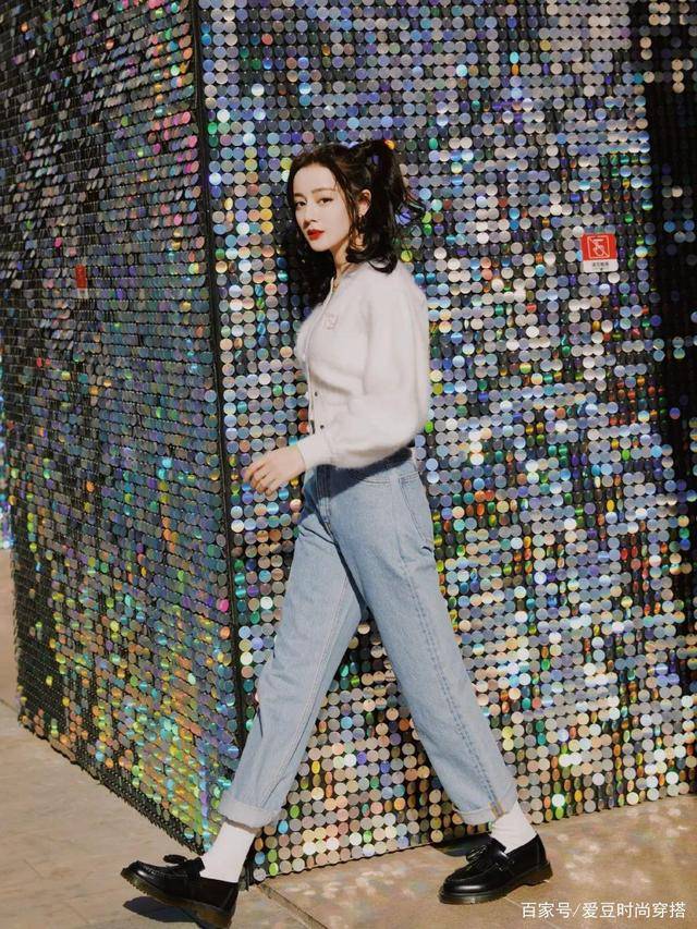 姐妹|今年初秋流行穿“小黑鞋”！不仅百搭好看，还很时髦