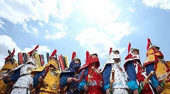 上三旗之首为什么是镶黄旗 7c63d3db031248ada75c033b29ef0370.jpeg