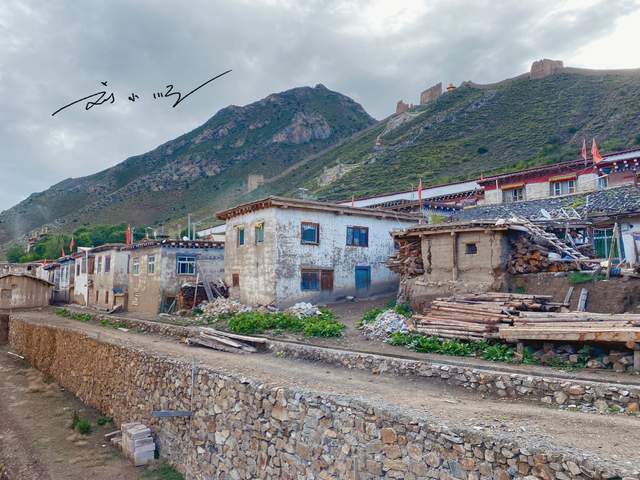 西藏昌都的小众古镇,还有一段古长城,知名度却不高,游客还不多_洛隆县